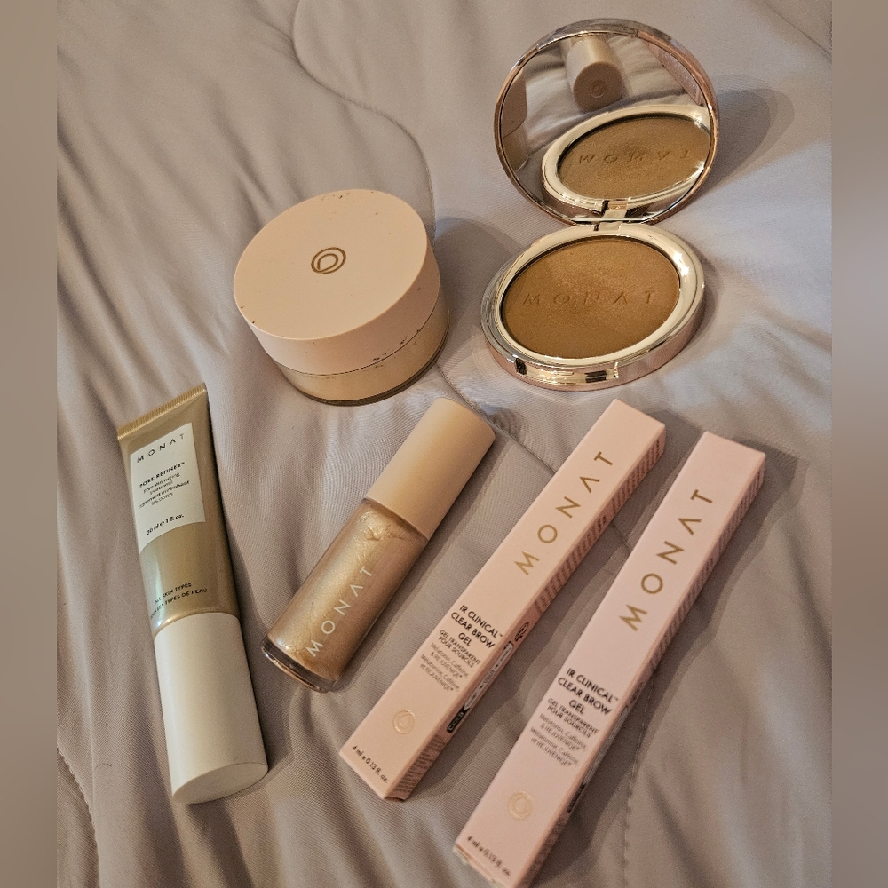 Gold Makeup Set